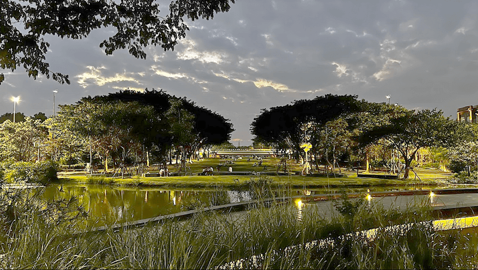 Chulalongkorn University Centenary Park - Urban green lung