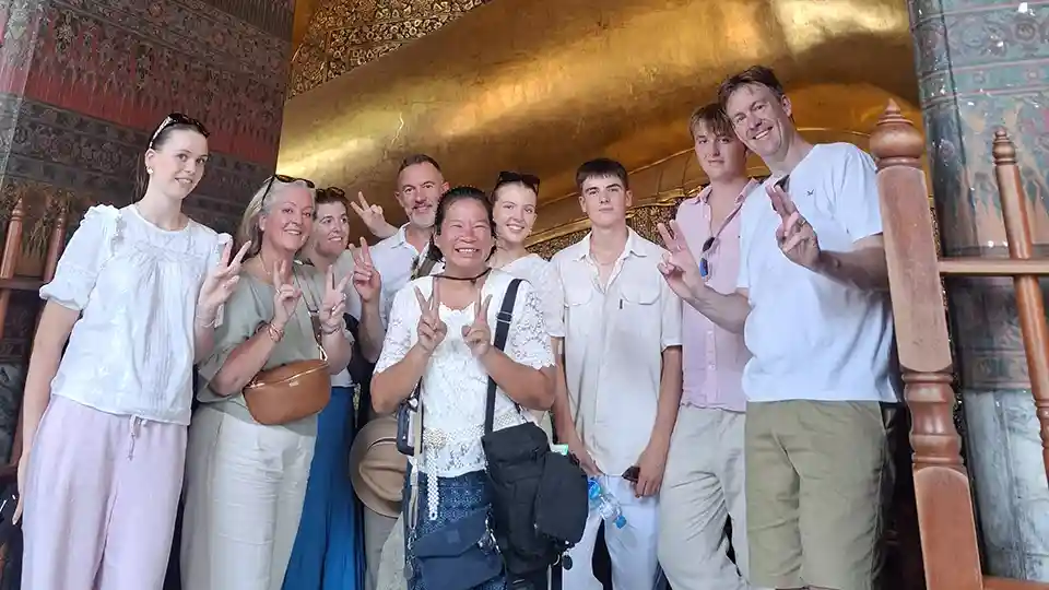 On Tour with Guide Peach