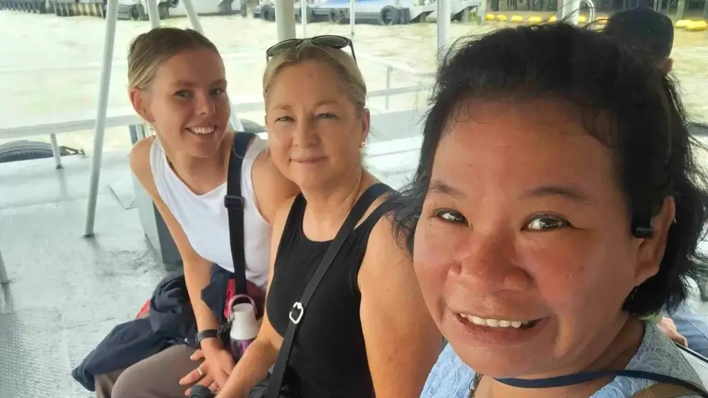On Tour with Guide Peach